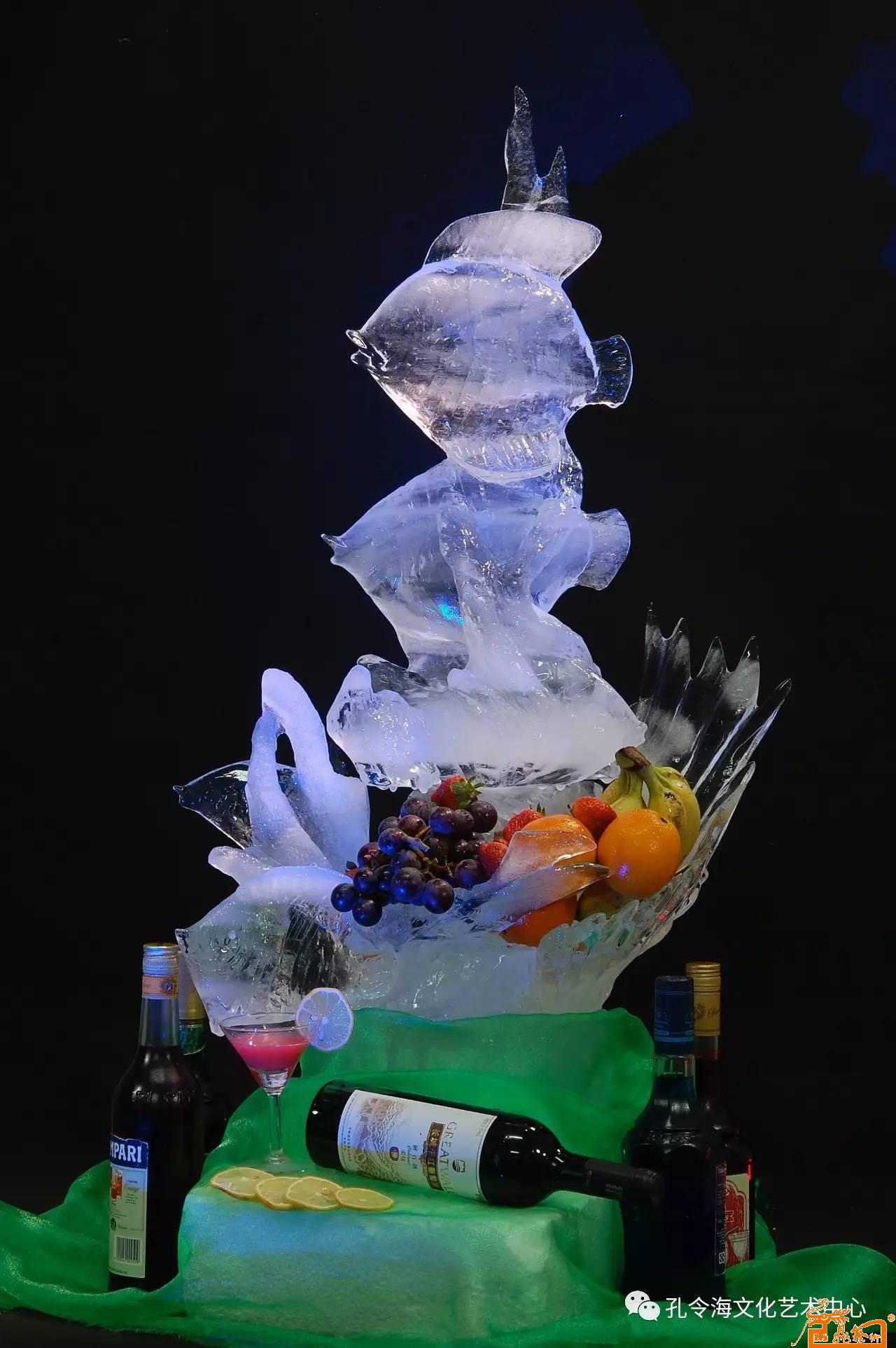 冰雕作品：《海底世界》  原料：冰